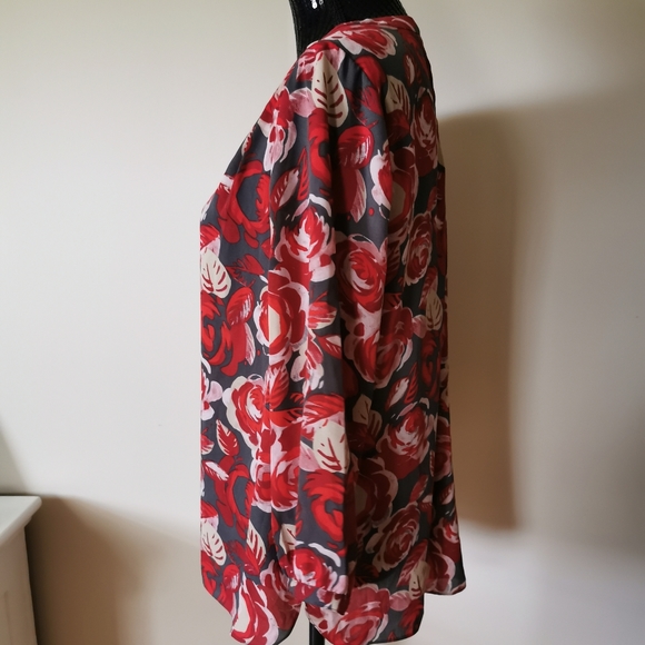 NYDJ Red Floral Blouse Side Medium - Picture 2 of 8